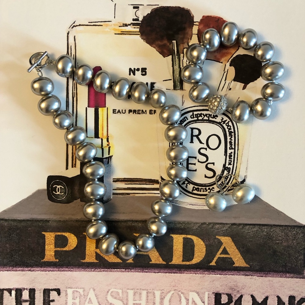 3 Piece Luxurious Oblong Beaded Necklace, Bracelet and Earrings Set Silver-Grey